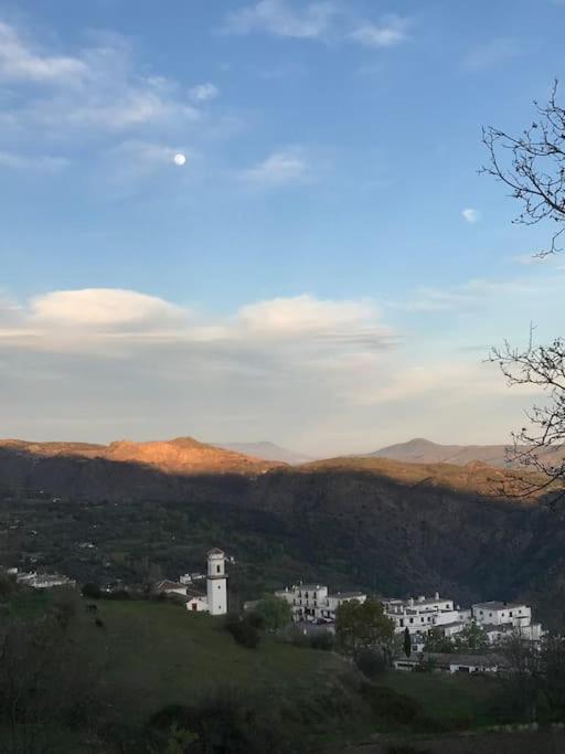 La Casa Rural De Paco Y Ana Pitres Εξωτερικό φωτογραφία