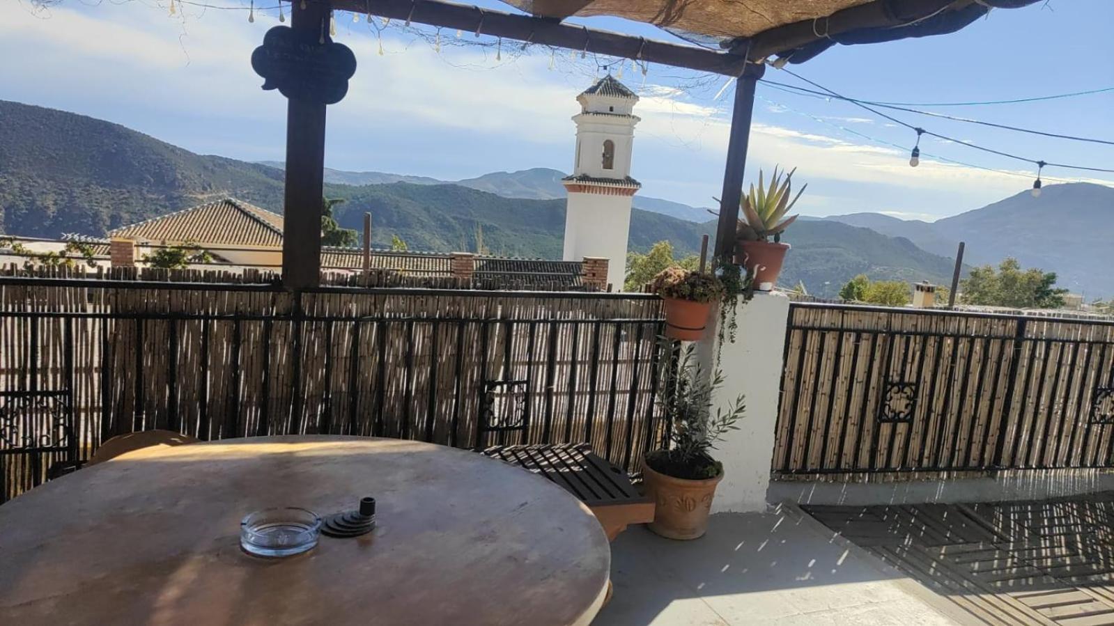 La Casa Rural De Paco Y Ana Pitres Εξωτερικό φωτογραφία